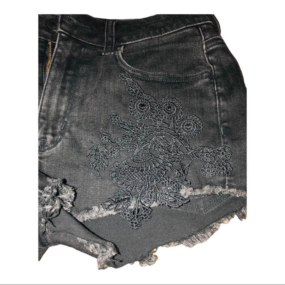 American eagle embroidered frayed hem distressed stretch high rise shorts sz 6